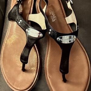 MICHAEL Michael Kors Size 8 Plate Thong Black Buckle Up Sandal